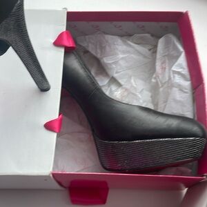 PARIS HILTON SHOES 9